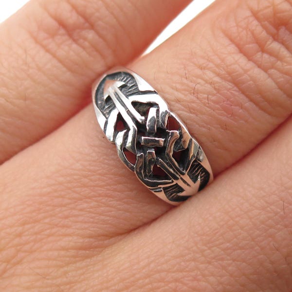 925 Sterling Silver Vintage Arrow Knot Oxidized Ring Size 6