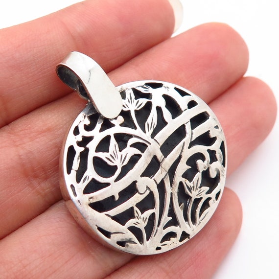 925 Sterling Silver Cutout Wood Design Round Pend… - image 1