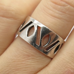 925 Sterling Silver Vintage Carved Design Band Ring Size 7
