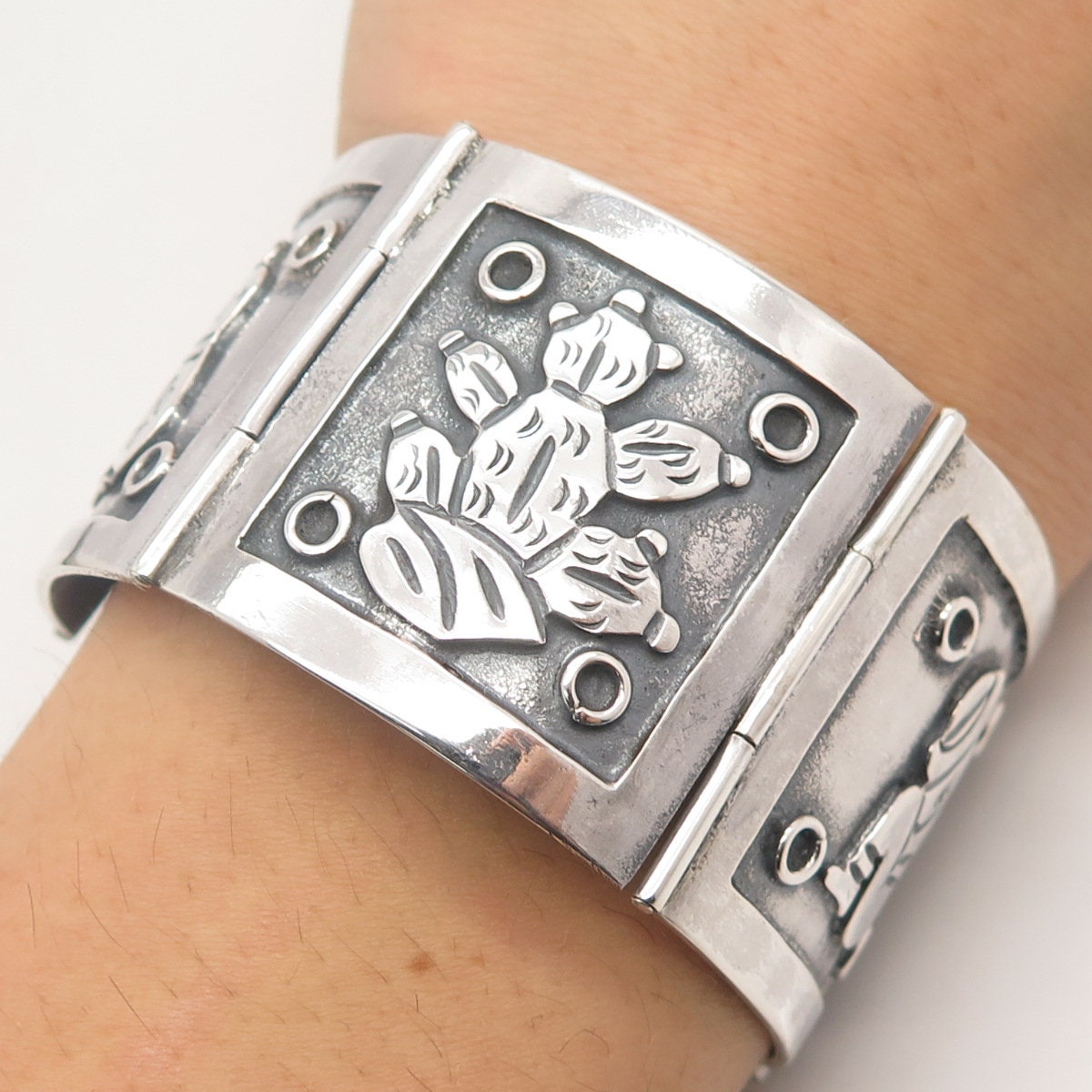 925 Sterling Silver Vintage Mexican Storyteller Wide Panel Link