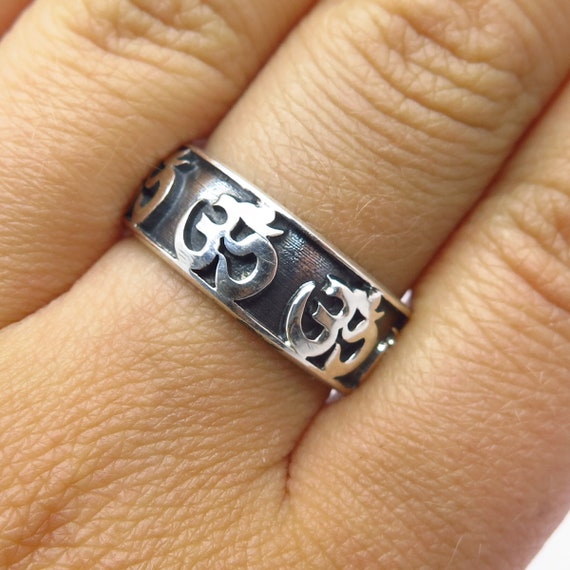 925 Sterling Silver Vintage Om Mantra Band Ring S… - image 1
