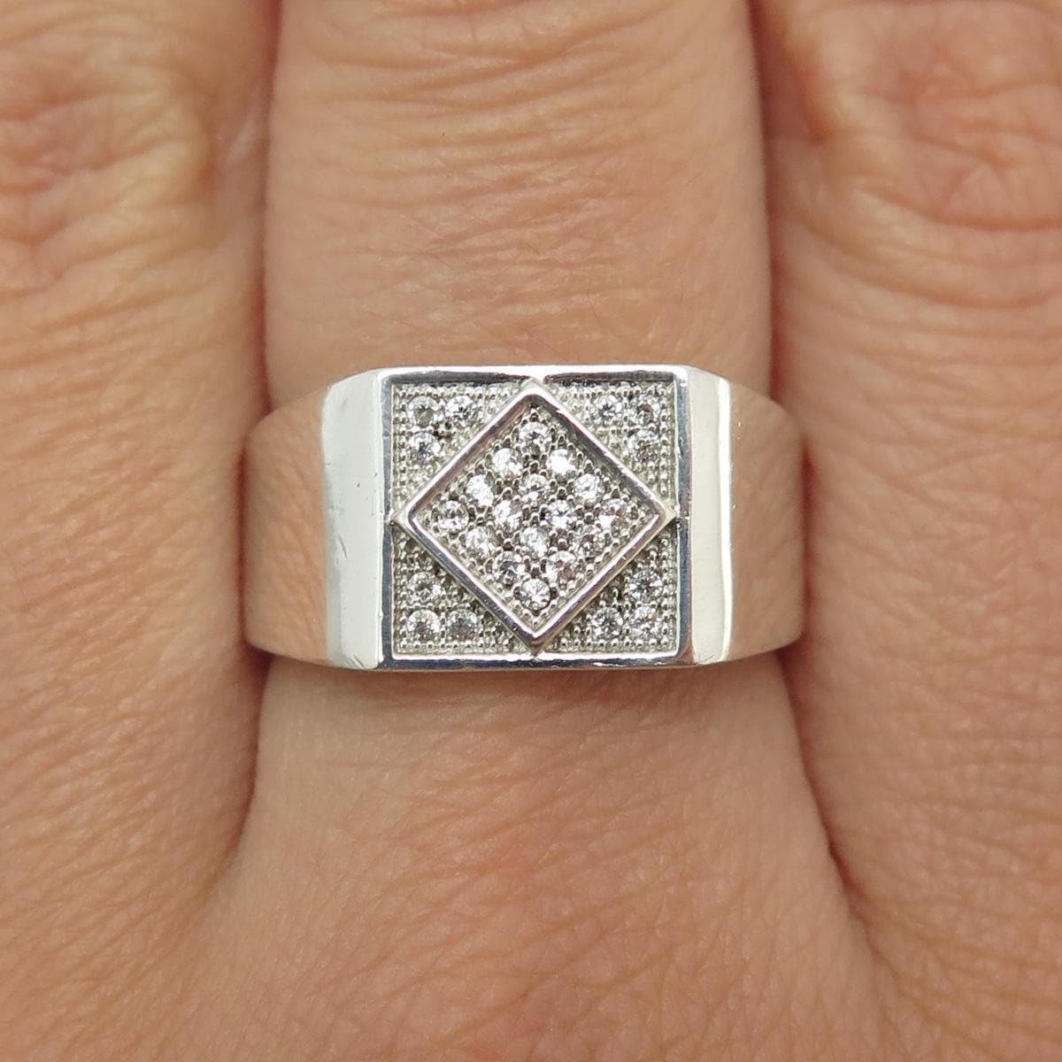 REL 925 Sterling Silver Round-cut Shaped C Z Signet Ring Size 8.25