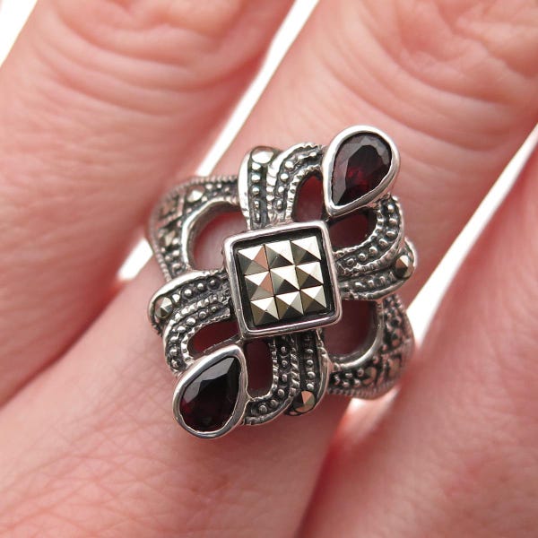 925 Sterling Silver Vintage Real Red Garnet & Marcasite Oxidized Ring Size 6.75