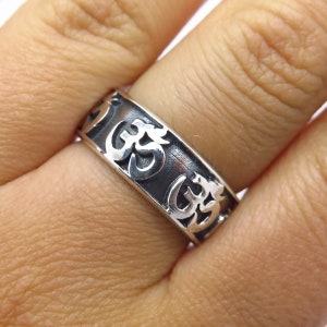 925 Sterling Silver Vintage Om Mantra Band Ring Size 7 1/4