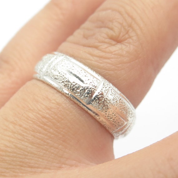 925 Sterling Silver Vintage Textured Band Ring Si… - image 2