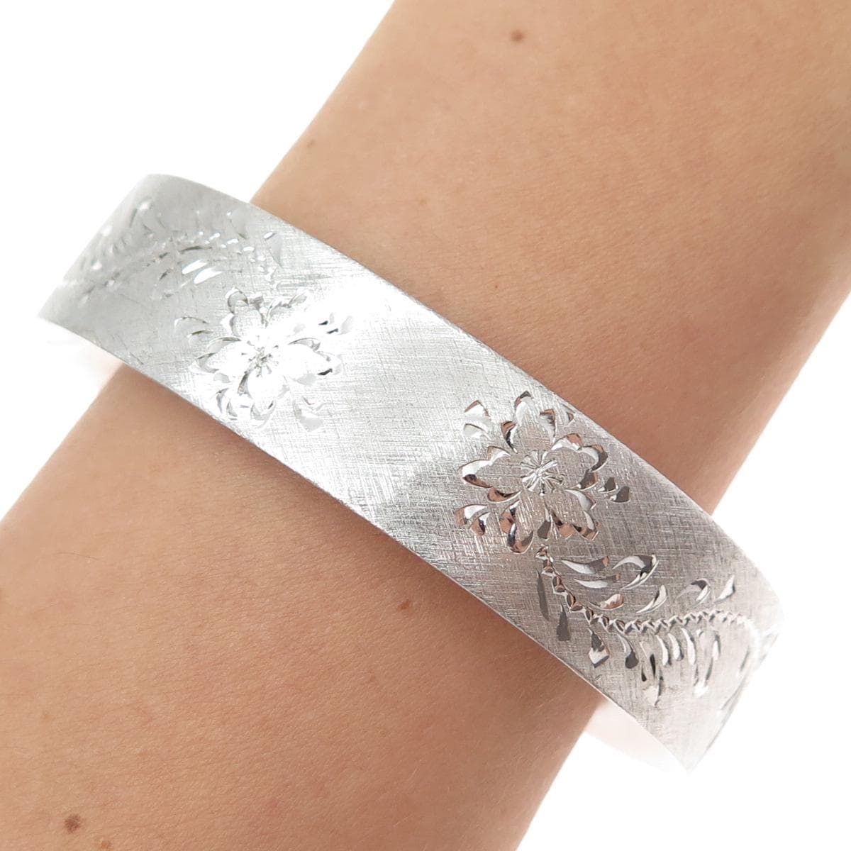 BOJAR 925 Sterling Silver Antique Art Deco Engraved Flower Bangle 