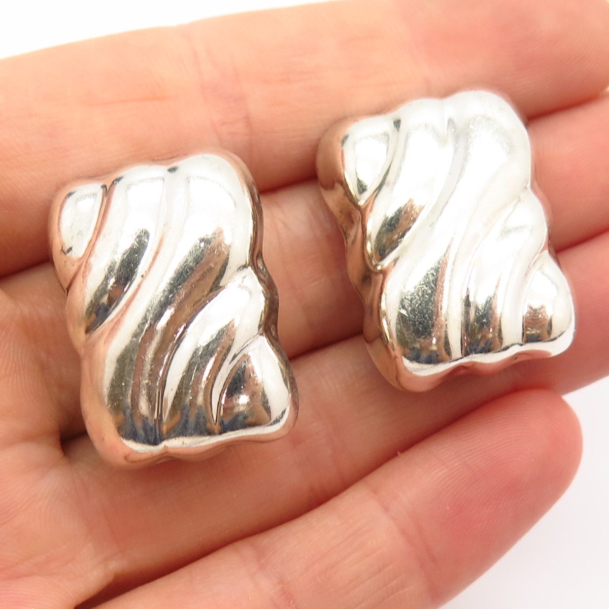 925 Sterling Silver Vintage Mexico Curved Design Hollow Clip 925 Sterling Silver Vintage Mexico Curved Design Hollow Clip