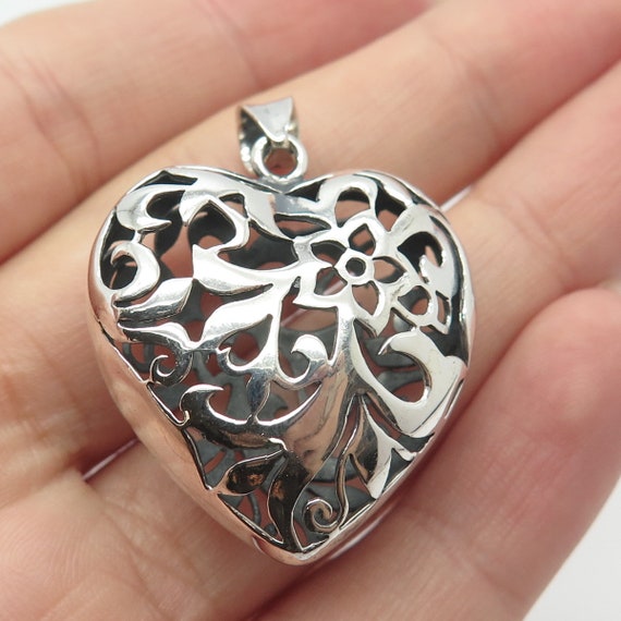 925 Sterling Silver Vintage Puffy Floral Heart Pe… - image 2