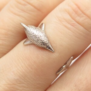 925 Sterling Silver Vintage Friendly Dolphin Wrapped Gap Ring Size 7
