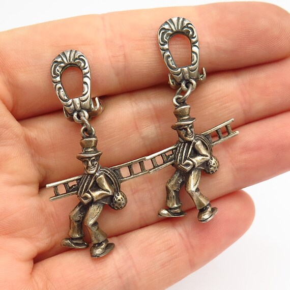 800 / 835 Silver Vintage Lamplighter Design Dangli
