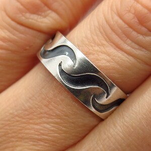 925 Sterling Silver Wave Design Band Ring Size 7 3/4