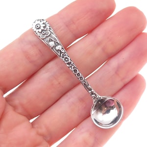 Kirk Stieff 925 Sterling Silver Antique 1924 Repousse Salt & Spices Spoon