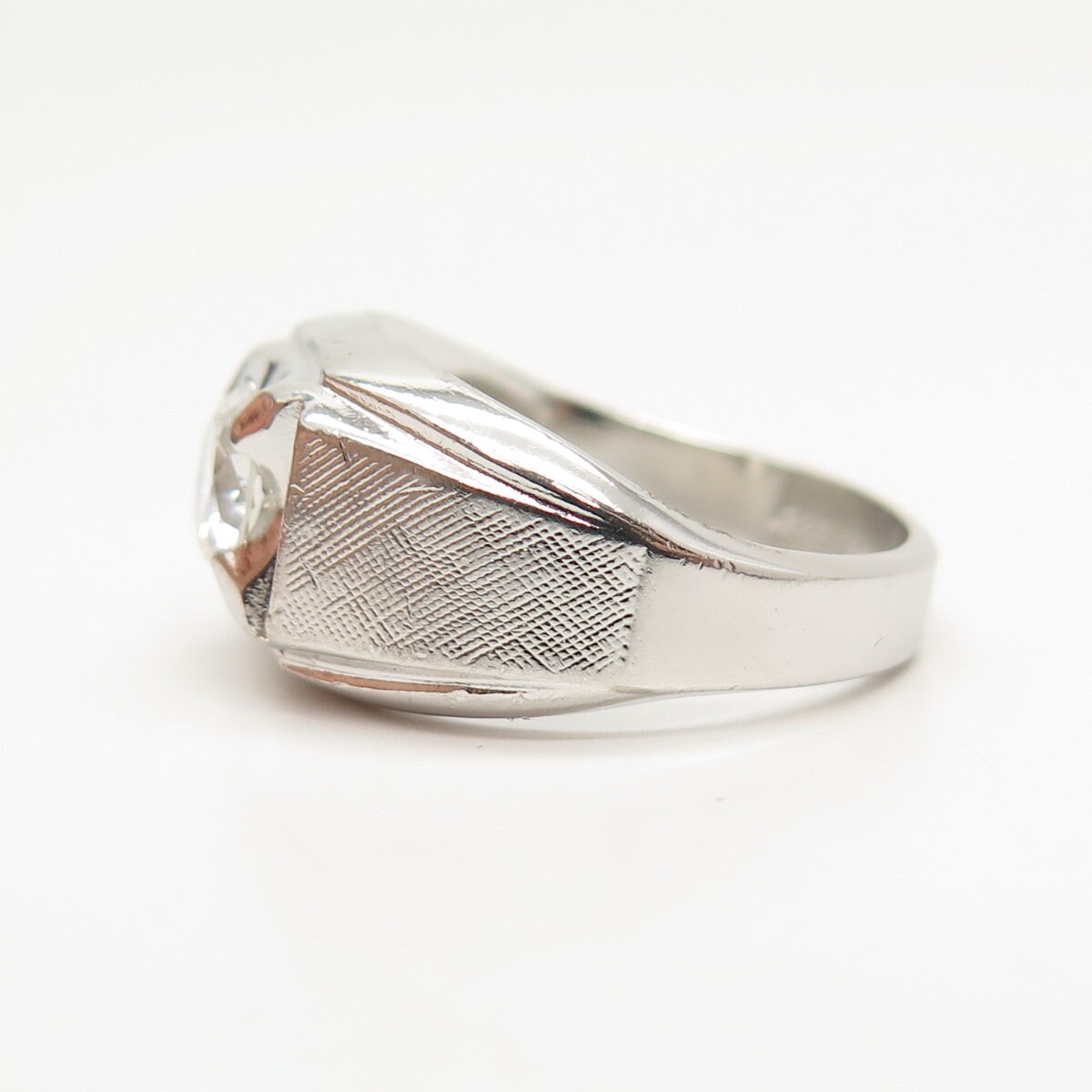 925 Sterling Silver Vintage Lind Round-cut C Z Striped Ring 925 Sterling Silver Vintage Lind Round-cut C Z Striped Ring