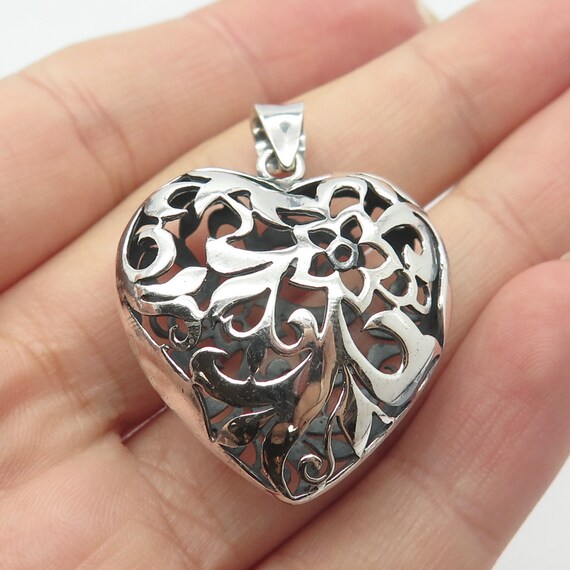 925 Sterling Silver Vintage Puffy Floral Heart Pe… - image 1