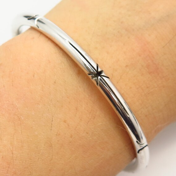 Hollow bangle shop designs