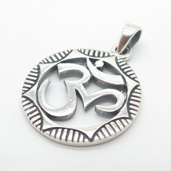 925 Sterling Silver Vintage Om Mantra Pendant - image 5