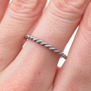 Silpada 925 Sterling Silver Vintage Ribbed Stackable Band Ring Size 7.75