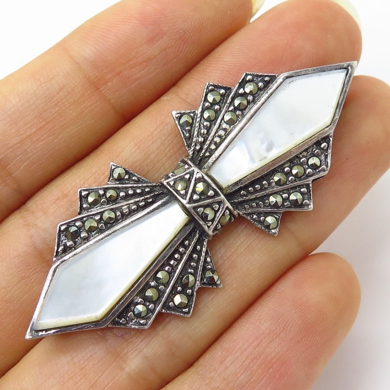 Vtg 925 Sterling Silver Mother Of Pearl and Marcasite Gem Bow Design Pin Brooch