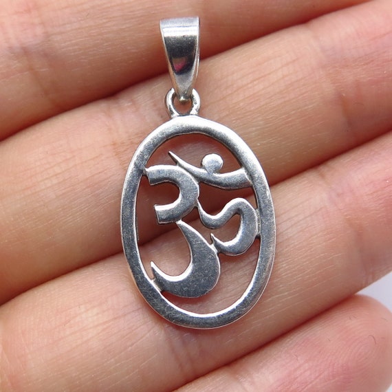 925 Sterling Silver Vintage Om Mantra 