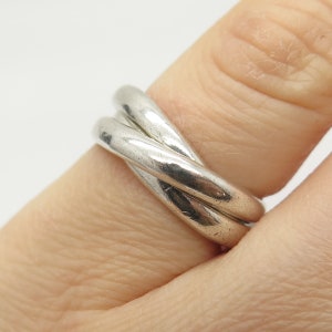 925 Sterling Silver Vintage Triple Interlocked Ring Size 5 1/4
