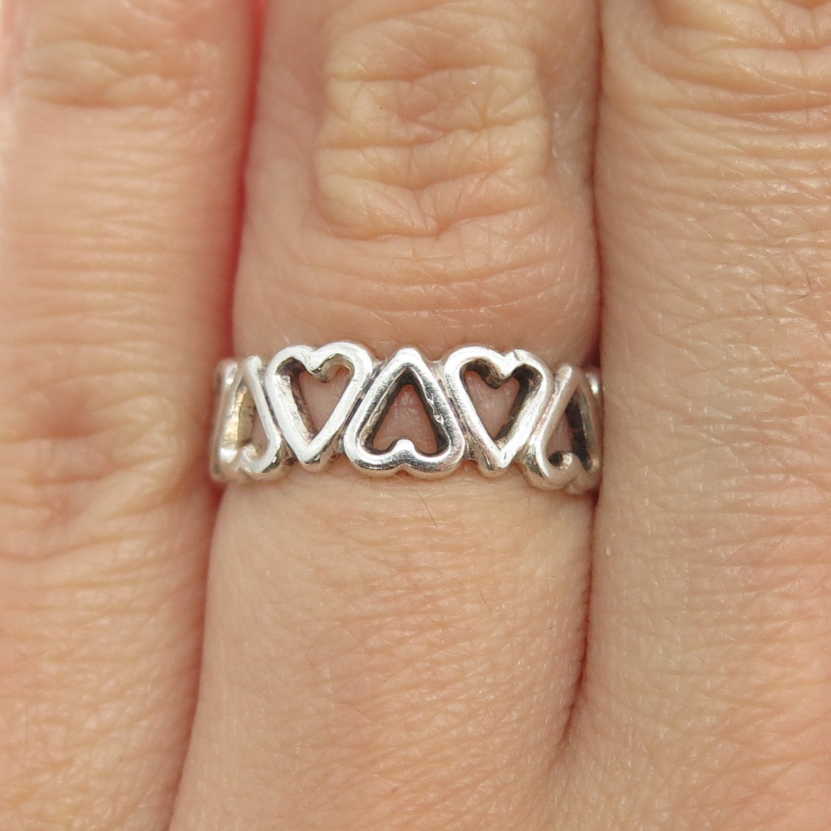 925 Sterling Silver Vintage All Around Heart Link Band Ring Size