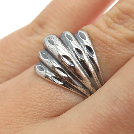 925 Sterling Silver Vintage Ribbed Ring Size 6.25 - image 2