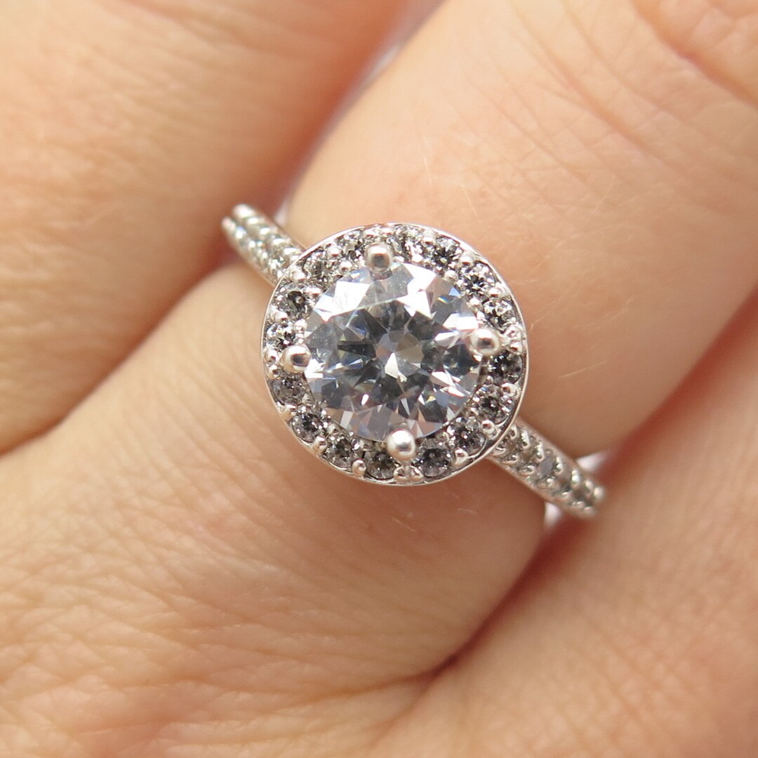 925 Sterling Silver Vintage Round-cut C Z Engagement Ring