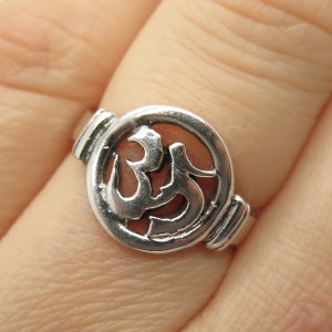 925 Sterling Silver Vintage Om Mantra Ring Size 5 3/4