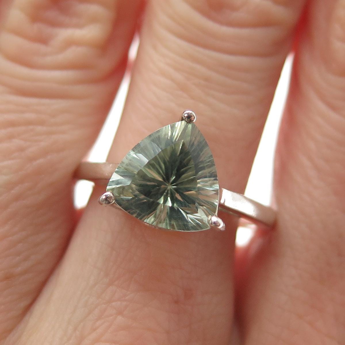 925 Sterling Silver Vintage Real Triangle-Cut Green Amethyst Ring Size 8.5
