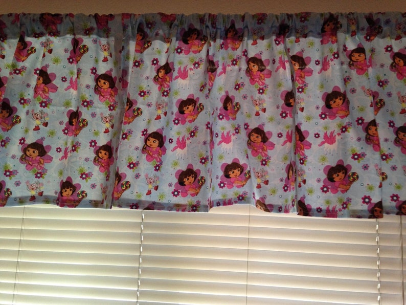 Valance 42x15 panel Dora