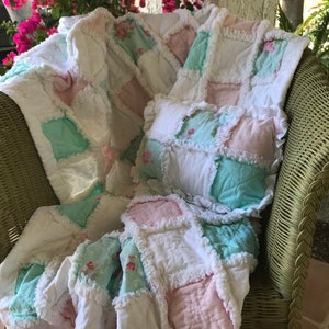 Cottage Core , Shabby Pastels Rag Banket/Quilt with Matching Pillow image 3