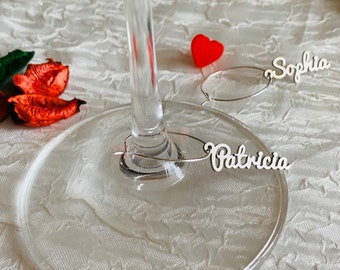 Encantos de copa de vino personalizados Etiquetas de bebidas de boda Encantos de nombre personalizados Decoración de despedida de soltera Favor de fiesta Tarjetas de lugar cortadas con láser Acero inoxidable