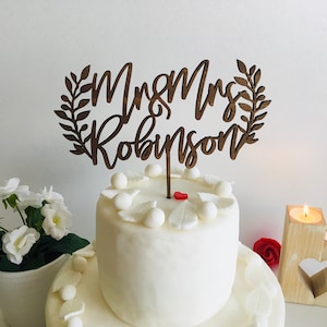 Personnalisé M. et Mme Gâteau de mariage Topper Nom de famille personnalisé Marié marié Laurier Couronne Rustique Chic Boho Bois Acrylique Photo Prop Anniversaire