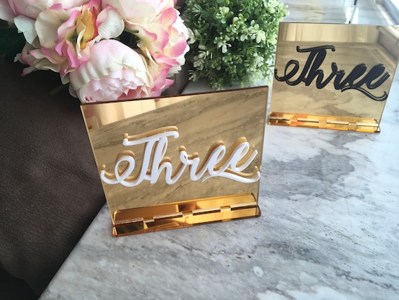 Mirrored Acrylic Wedding 3D Table Number Stands Calligraphy Script Wedding Signs Modern Centerpieces Event Decorations Number Holders