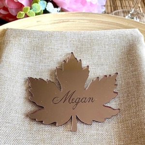 Feuilles personnalisées découpées au laser, marque-places pour mariage, miroir acrylique, formes de feuille d'érable, étiquettes personnalisées gravées, automne, décoration de table de Thanksgiving