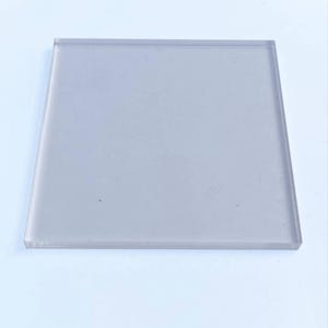 Números de mesa de casamento - Placas autônomas de acrílico cortadas a laser com base transparente - Centros de mesa para recepção imagem 6