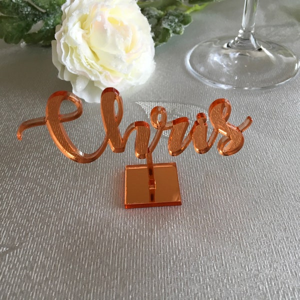 Hochzeit Tischnamen mit Basis gespiegelt Laser Cut Tischkarten Gastnamen Freistehende personalisierte benutzerdefinierte Schilder Acrylplattennameneinstellungen