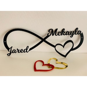 Gepersonaliseerde oneindigheidssymbool liefdesbord met hart in verschillende kleuren aangepaste namen jij en ik metalen bruiloftsdecor wandhanger cadeau voor stel