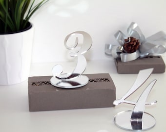 Silver Mirrored Tafelnummers voor bruiloften vrijstaande acryl tafelnummers Laser Cut Nummers met Base Wedding Signs 3,4 "