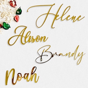 Personalisierter Cake Charm - Personalisierter Acryl oder Holz Cake Topper - Namensschild für Babys Taufe, Hochzeiten und Events - 4 Schriftoptionen