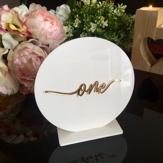 Wedding Table Numbers Handmade White Acrylic Signs Laser Cut Calligraphy Numbers Circle Centerpieces Freestanding Reception Decor Plexiglass