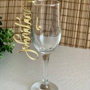 Custom Wedding Wine Glass Charms Personalized Name Tags Cocktail Drink Markers Laser Cut Place Cards Hanging Drink Name Tags for Glasses Gold mirror