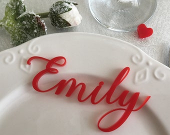 Prénoms rouges découpés au laser Décoration de la Saint-Valentin Marques de lieux personnalisés en acrylique Noms de lieu de table de mariage shabby chic Décorations de réception