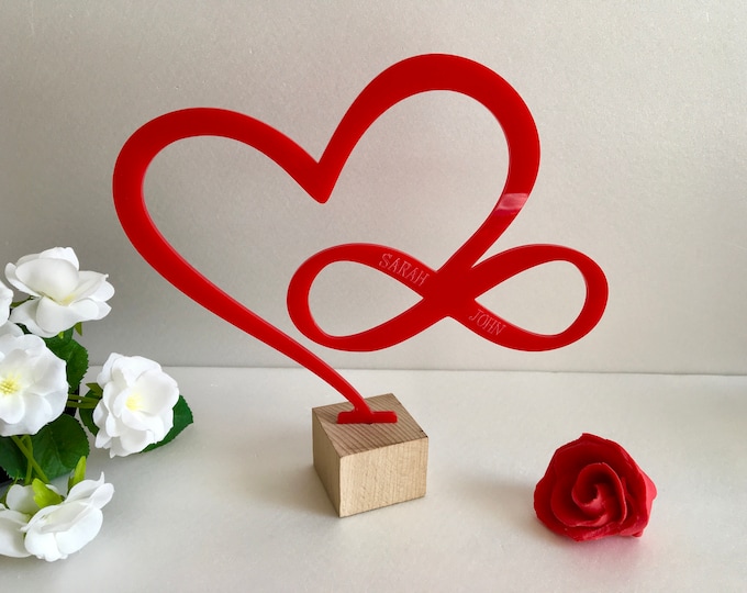 Laser Cut Love Infinity Heart on Wood Stand with Engraved Couple Names Personalized Custom Family Name Acrylic Sign Valentine Wedding Gifts