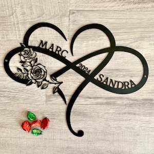 Personalisiertes Infinity-Zeichen Benutzerdefinierte Infinity-Herz-Laserschnittrosen-Metallblumenschild Benutzerdefinierte Paarnamen-Liebesschild-Wand-Rosenkunst-Hochzeitsgeschenk