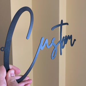 Aangepaste script metalen woorden gepersonaliseerde naamplaat lasergesneden metalen namen metalen wandbord kinderkamer kunst aan de muur stalen deurbord afbeelding 10