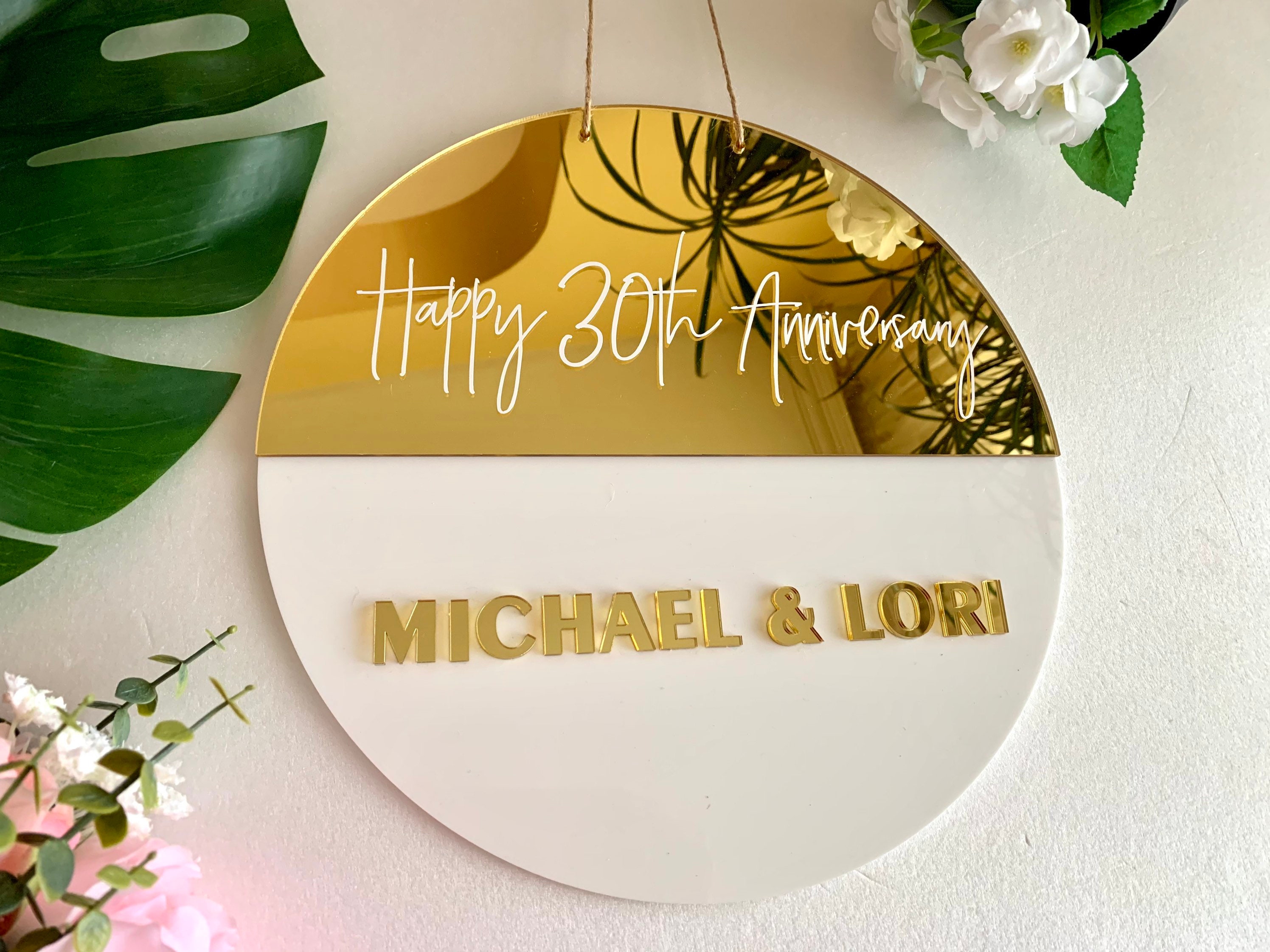 Plaque ronde d'anniversaire personnalisée en acrylique, panneaux suspendus,  noms personnalisés, décorations de fête, toile de fond faite à la main,  cadeau Photo pour couples -  France