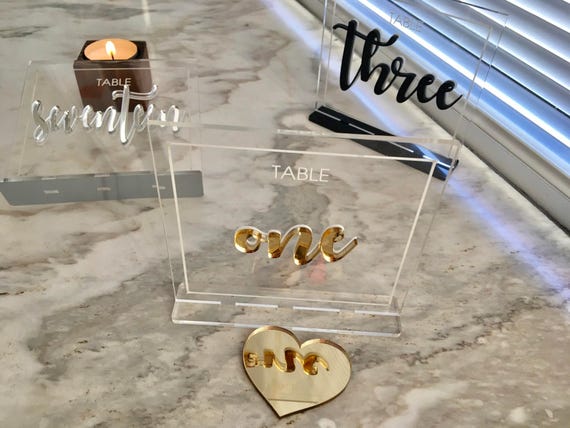 Clear Acrylic Script Table Numbers with Base Wedding sign Laser cut 3D Elegant Modern Bridal Party Decor Elegant Engraved Unique Calligraphy