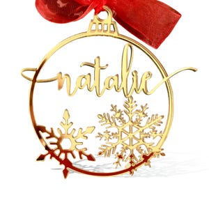 Custom Christmas Name Ornament – Personalized Calligraphy Name Bauble, Laser Cut Snowflake Tree Decoration, Family Holiday Gift - Name Tags