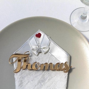 Tarjetas de lugar de acrílico con espejo dorado Nombres cortados con láser Letreros de boda personalizados Centro de mesa de boda personalizado Nombres de invitados a la fiesta Etiqueta con el nombre de la mesa del lugar